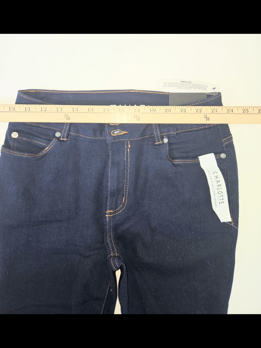 Tahari Dark Indigo Skinny Jeans- Double Button Women Size 4 NWT - Picture 7 of 13
